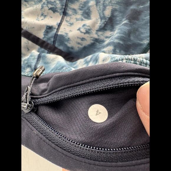 Lululemon Sports Bra & Short Set Sz 6 And 4 Or Small - Picture 7 of 9